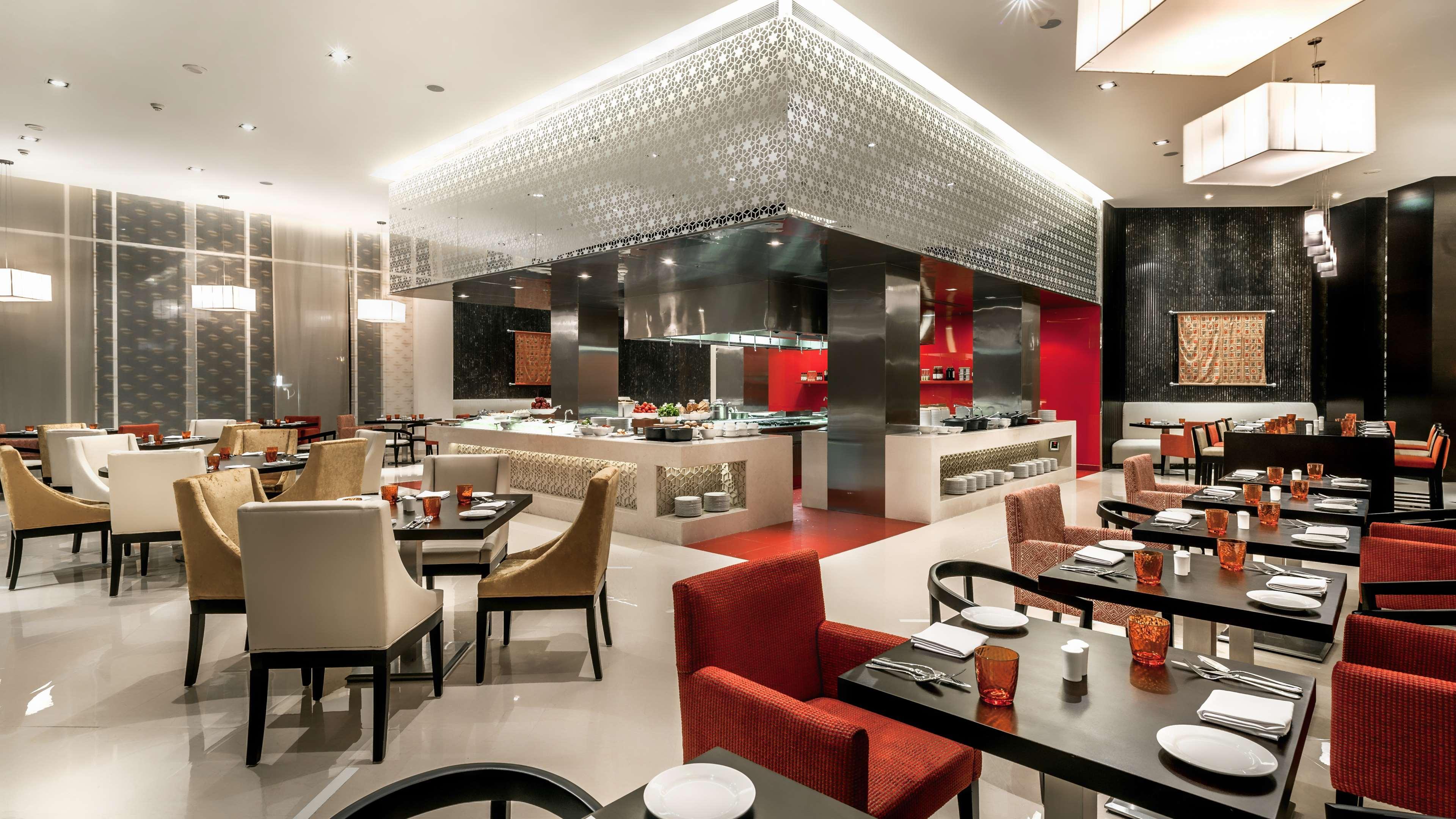 Hyatt Place Gurgaon Udyog Vihar Екстер'єр фото The restaurant