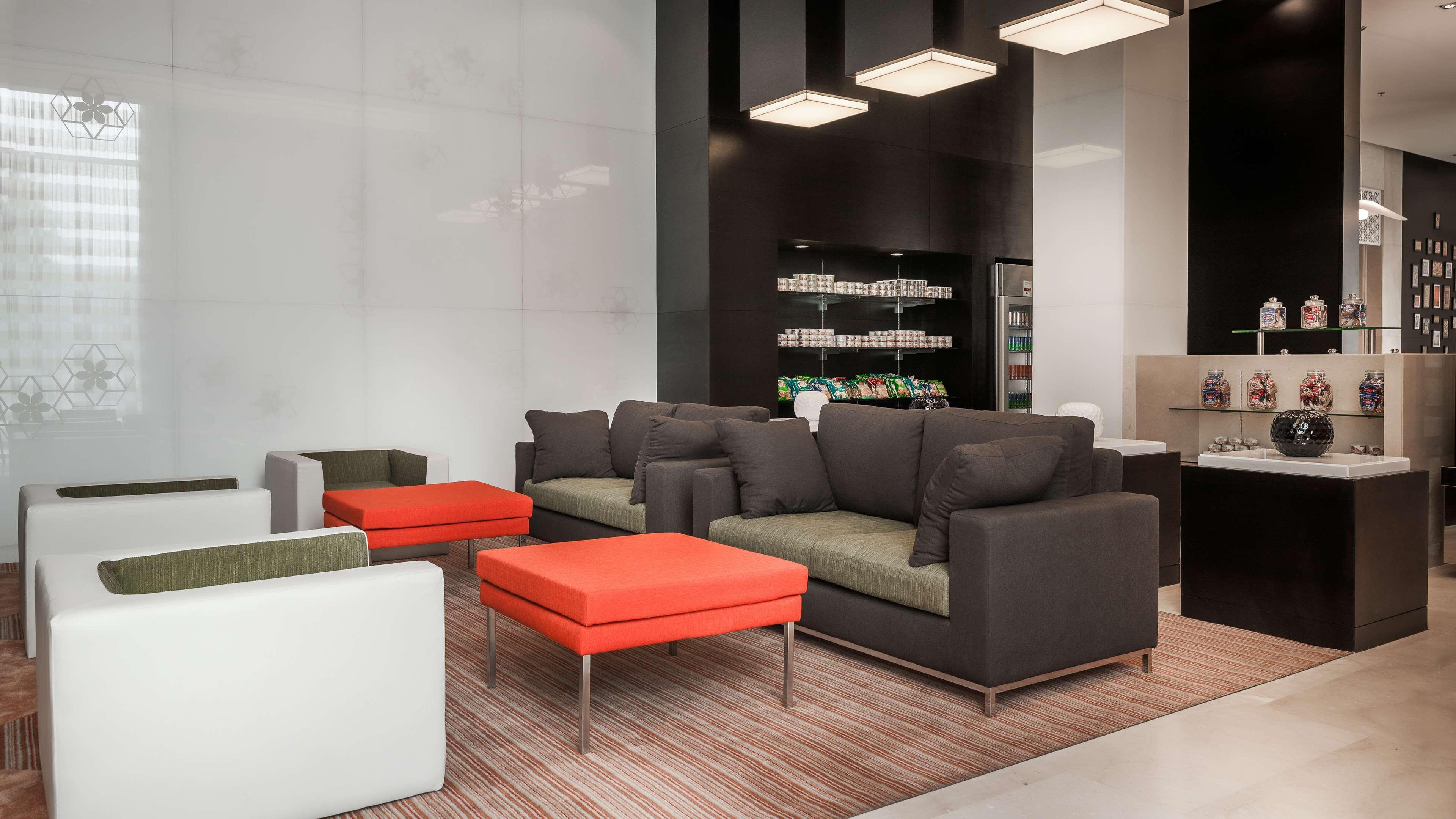 Hyatt Place Gurgaon Udyog Vihar Екстер'єр фото The lounge at the airport