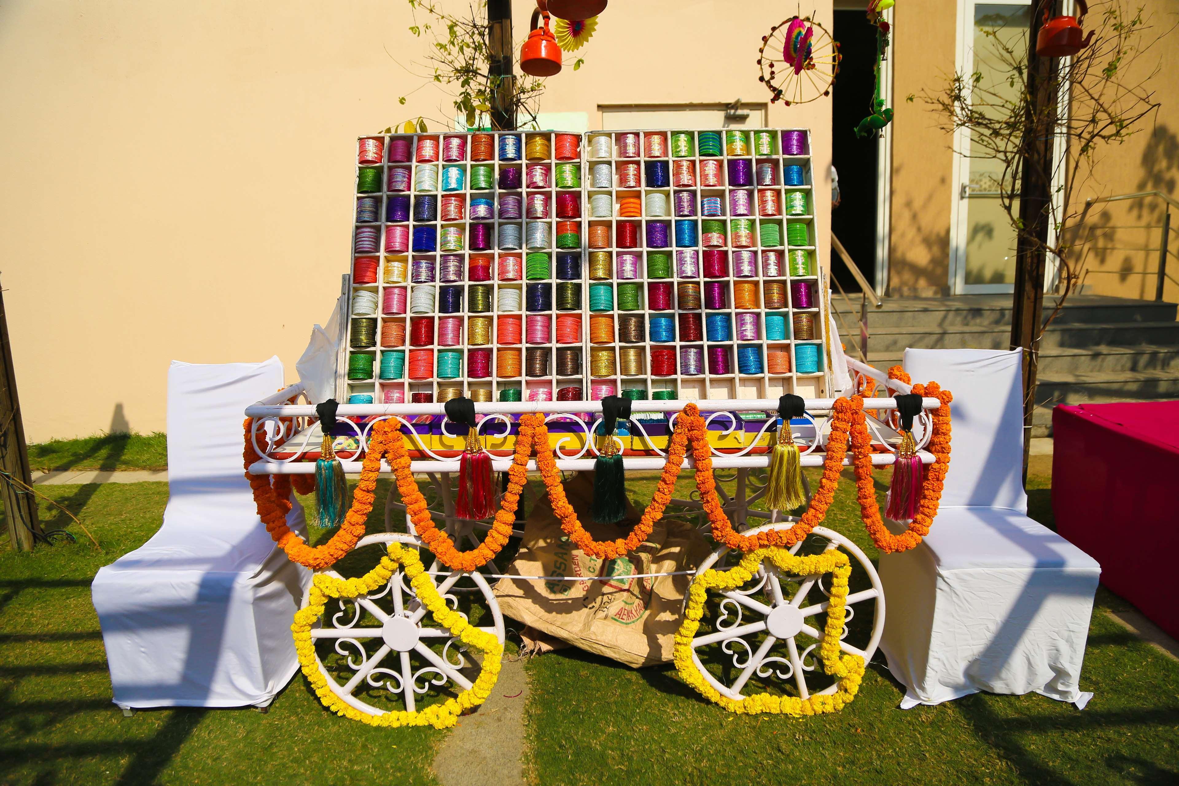 Hyatt Place Gurgaon Udyog Vihar Екстер'єр фото A traditional Indian wedding cart