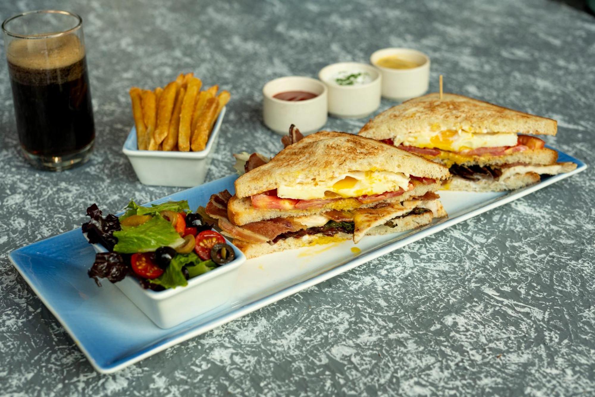 Hyatt Place Gurgaon Udyog Vihar Екстер'єр фото A club sandwich
