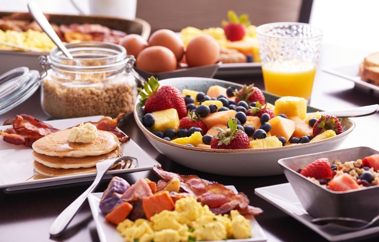 Hyatt Place Gurgaon Udyog Vihar Екстер'єр фото A breakfast buffet